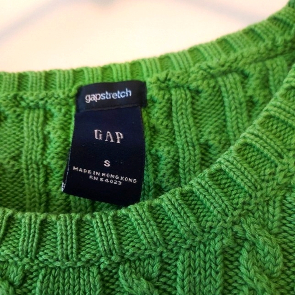 NWOT Vibrant Green Cable Knit Sweater